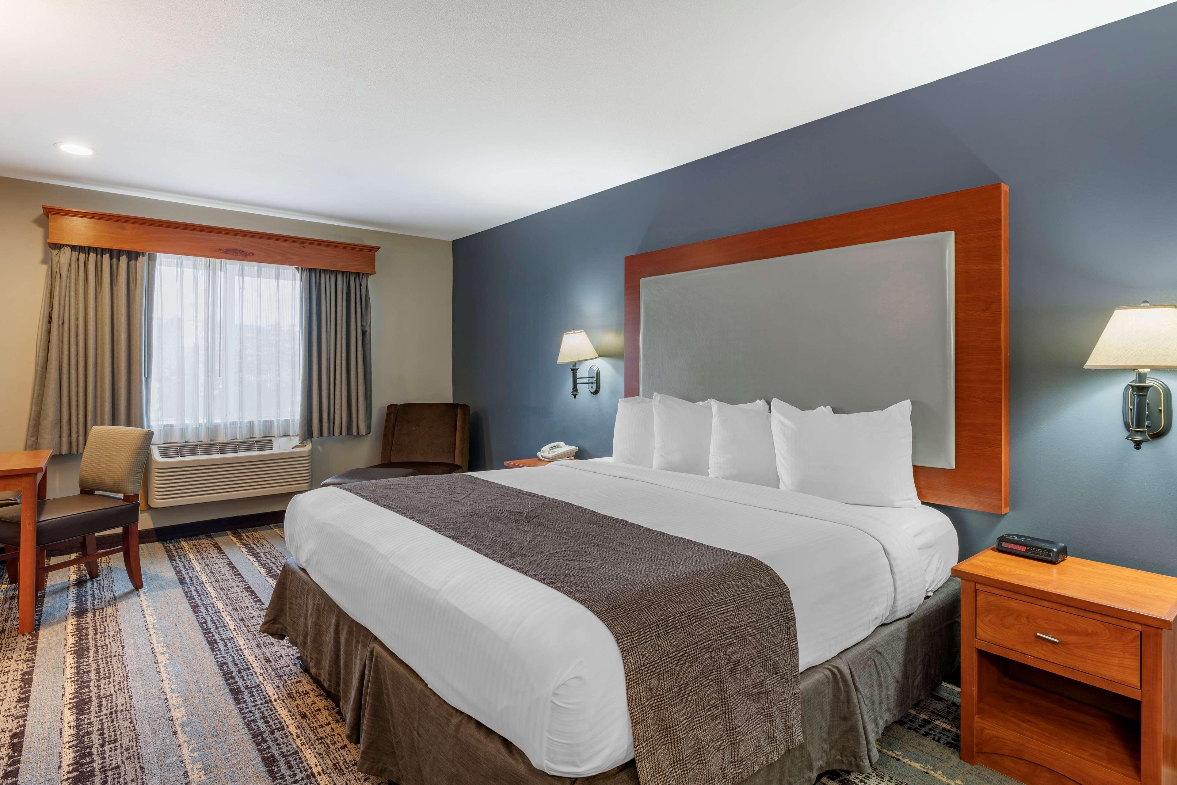 Western 3* Newberg